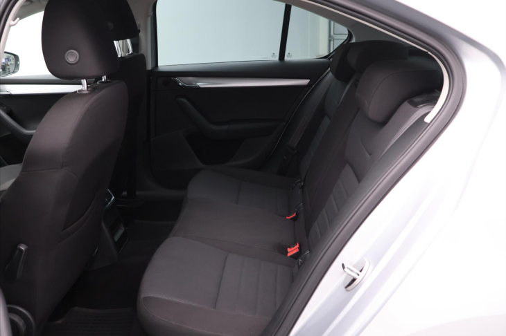 Škoda Octavia 1.8 TSI 132kW DSG Elegance CZ