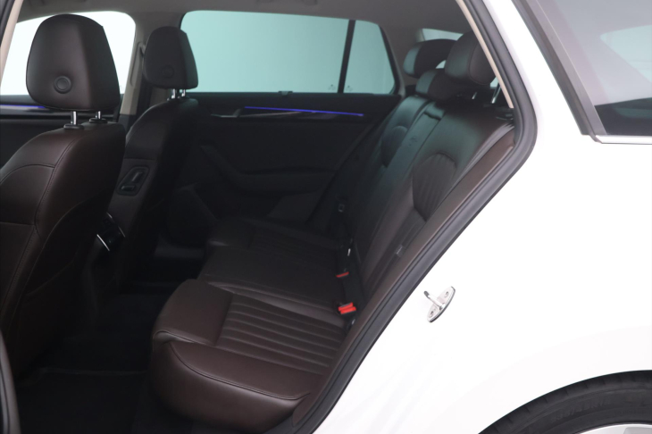 Škoda Superb 2,0 TDI 140kW L&K Navi CZ