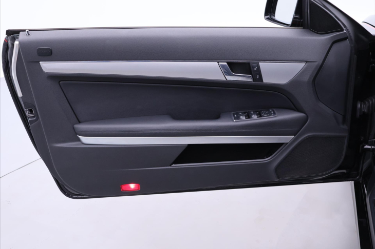 Mercedes-Benz Třídy E 2,2 CDI 125kW Elegance Cabrio