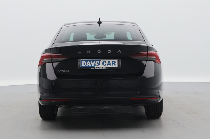 Škoda Octavia 2,0 TDI DSG Top Selection CZ