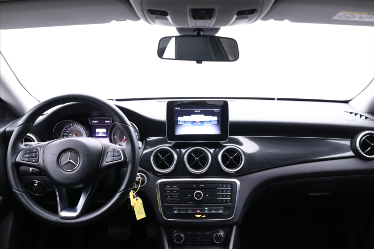 Mercedes-Benz CLA 1,5 180d Automat CZ Tempomat