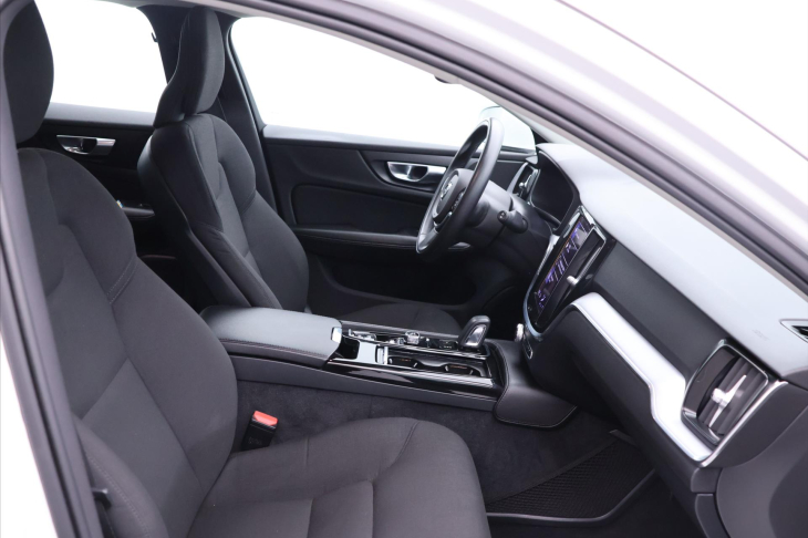 Volvo V60 2,0 B5 AWD Momentum Pro AT DPH