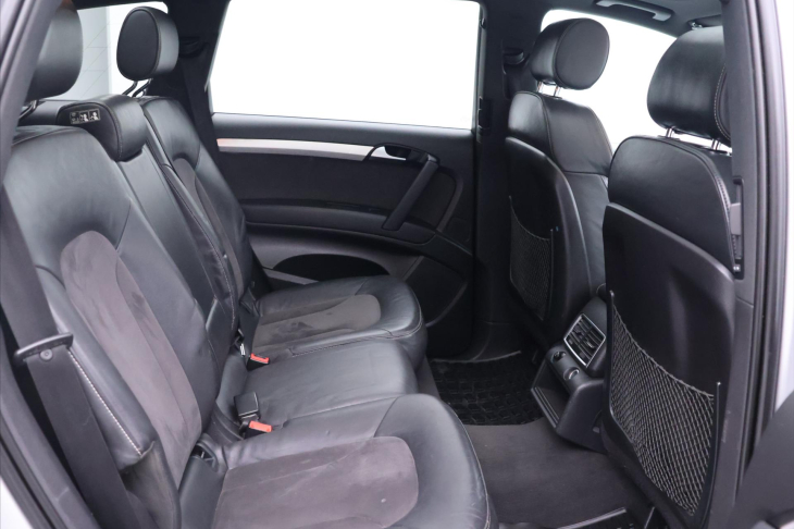 Audi Q7 3,0 TDI 4x4 7-Míst CZ 1. Maj.