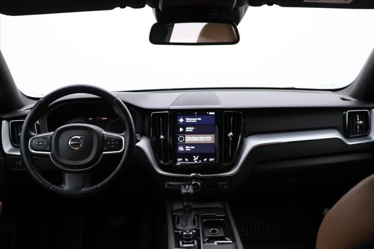 Volvo XC60 2,0 140KW D4 Momentum AWD Auto