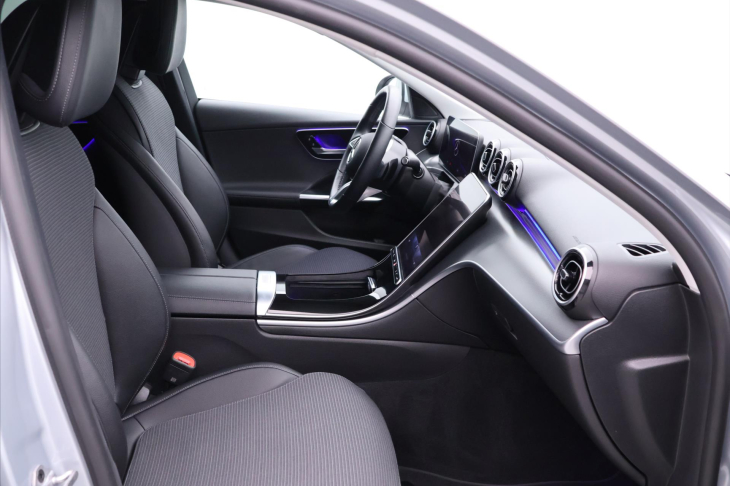 Mercedes-Benz Třídy C 1,5 200 150KW LED Navi