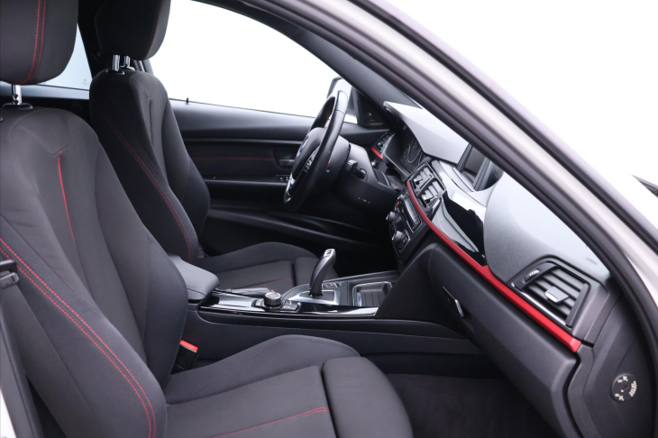 BMW Řada 3 3,0 335dA xDrive Sport CZ DPH