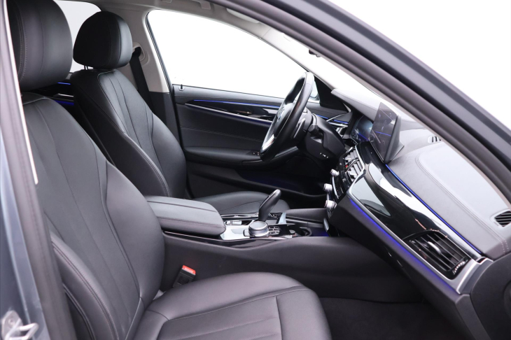 BMW Řada 5 3,0 530d 183kW xDrive Touring
