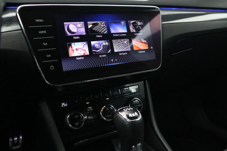 Škoda Superb 2,0 TDI 140kW DSG Sportline 4x4