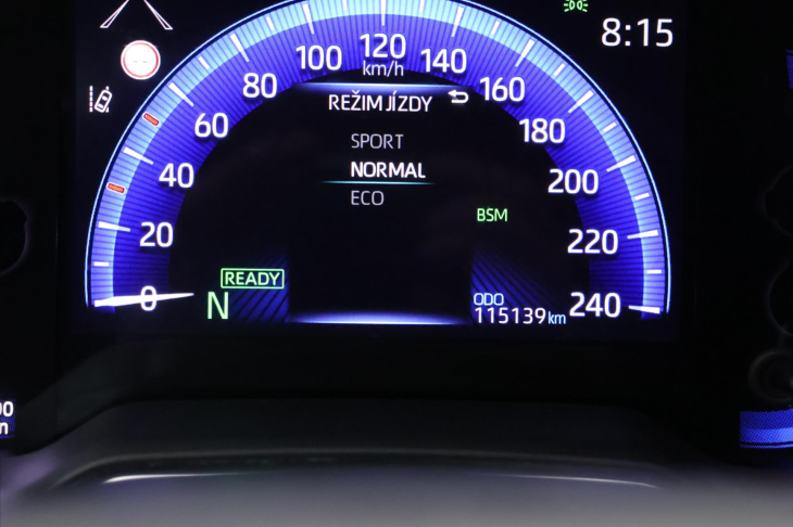 Toyota Corolla 1,8 HB Executive Aut. DPH CZ 1.Maj.