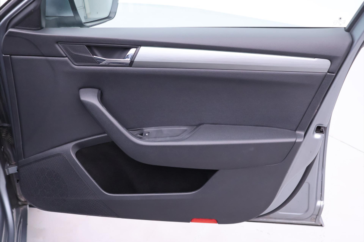 Škoda Superb 2,0 TDI 140kW DSG Style Kůže