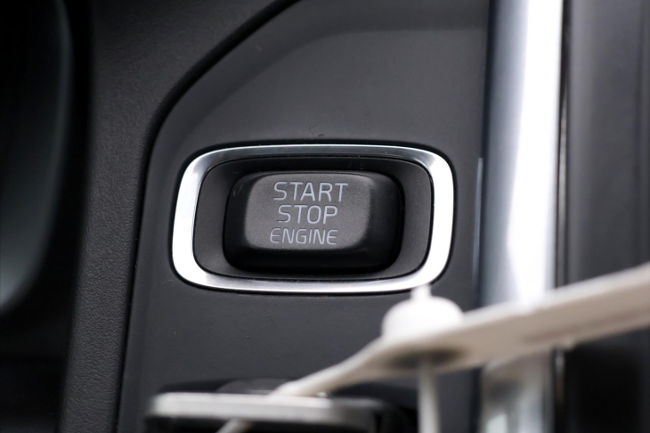 Volvo XC60 2,0 D4 120kW Momentum AUT