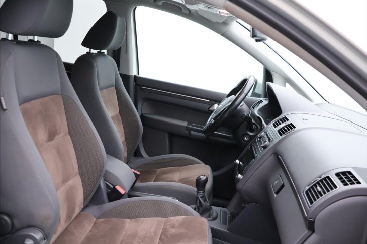 Volkswagen Touran 2,0 TDI 103kW Highline Tažné