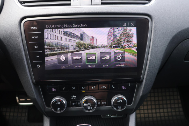Škoda Octavia 2,0 TDI RS 4x4 DSG Virtual LED