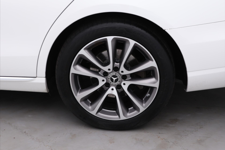 Mercedes-Benz Třídy E 2.0 220d 143kW 4Matic Aut.