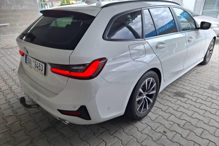 BMW Řada 3 2,0 320d 140kW CZ DPH Touring