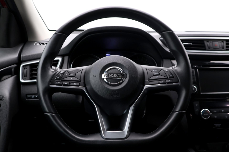 Nissan Qashqai 1,3 DIG-T 116kW DCT Shiro