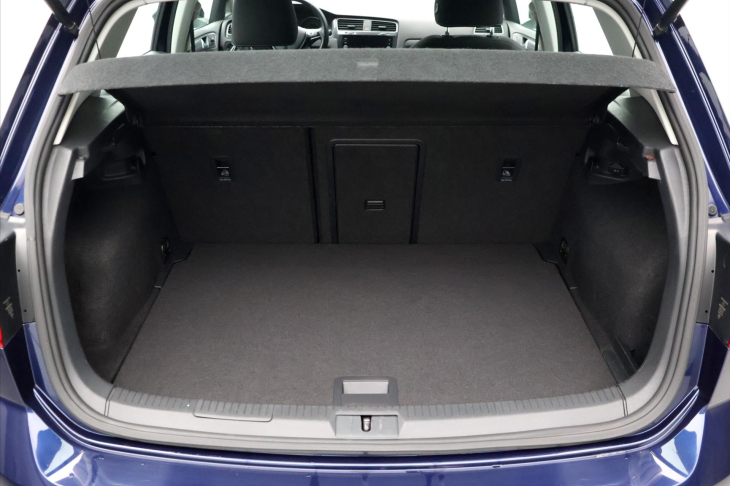 Volkswagen Golf 1,0 TSI 81kW DSG Navi 1.Maj