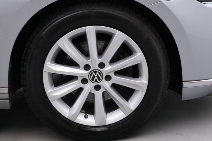 Volkswagen Passat 2,0 TDI 110kW Elegance DSG DPH
