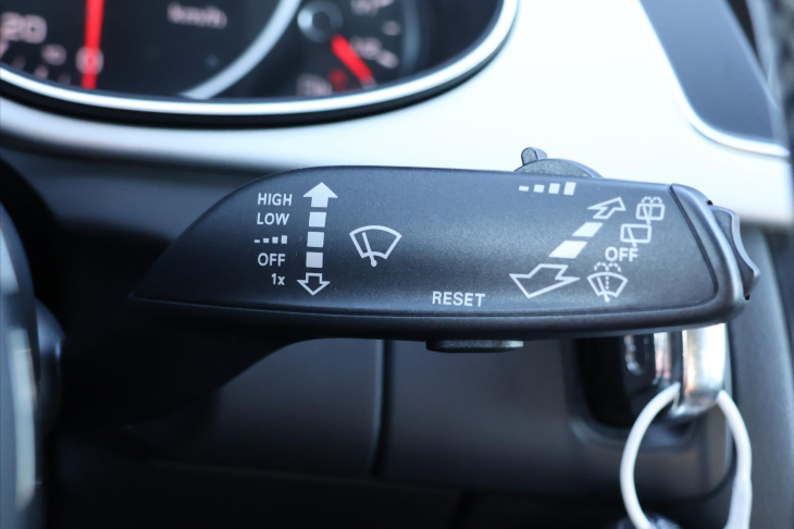 Audi A4 2,0 TDI 130kW Quattro S line