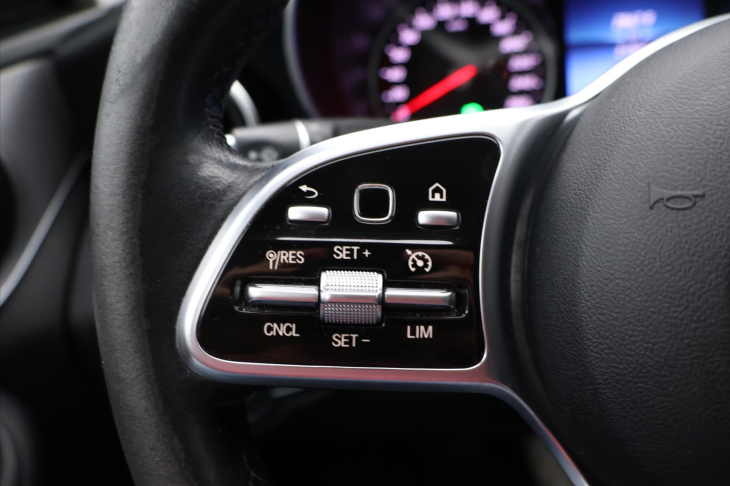 Mercedes-Benz Třídy C 1,6 C180 115 kW Full LED