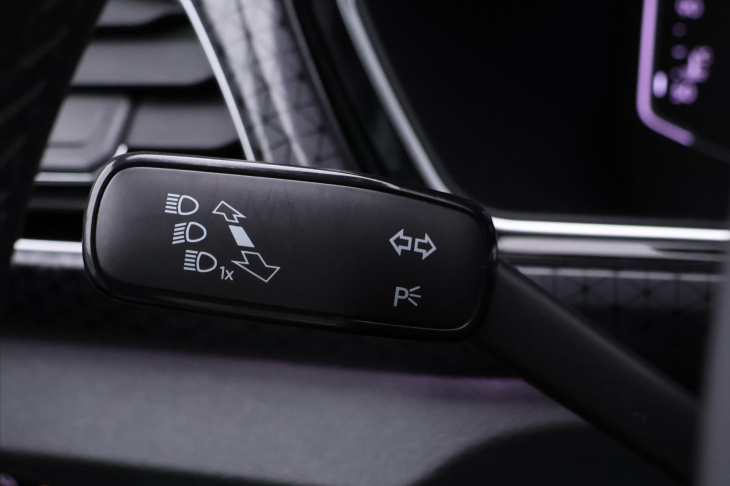 Volkswagen T-Cross 1,0 TSI R-line DSG Style DPH