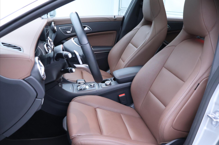 Mercedes-Benz CLA 2,0 45 AMG 280kW 4Matic