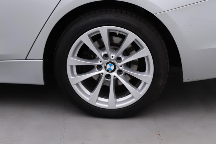 BMW Řada 3 2,0 318da 110kW Advantage
