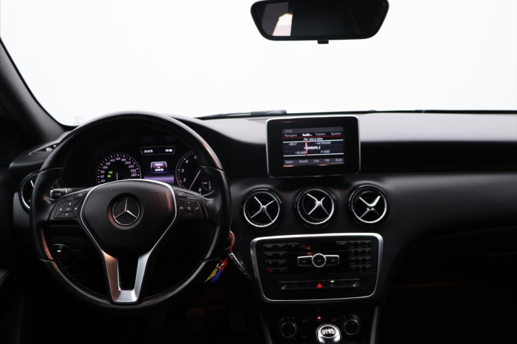 Mercedes-Benz Třídy A 1,6 200i 115kW Klima Kůže