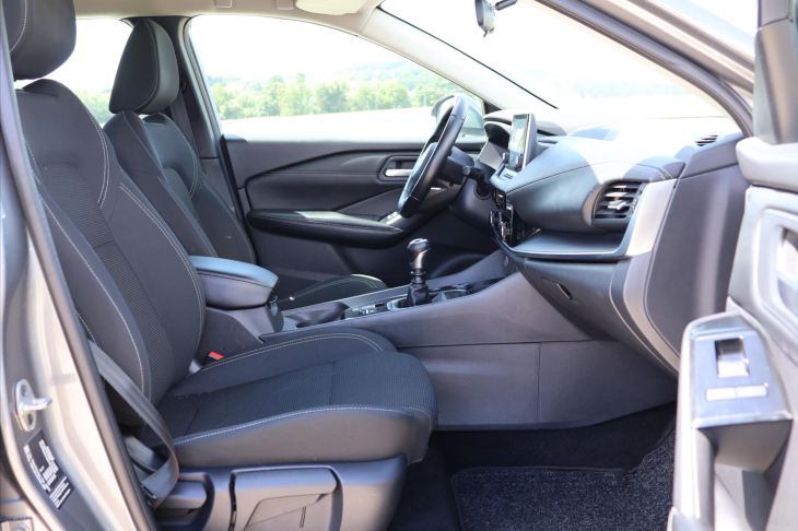Nissan Qashqai 1,3 DIG-T MHEV Business Tažné