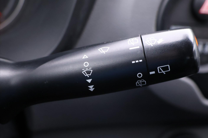 Toyota Yaris 1,0 VVT-i 51kW Entry Serv. kniha