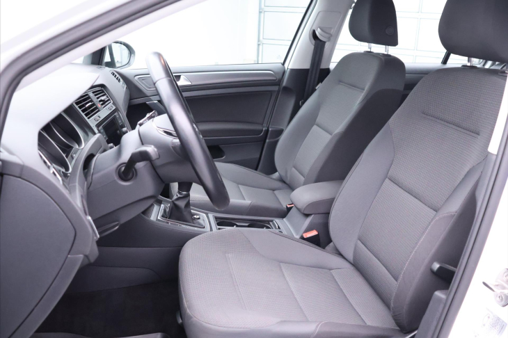 Volkswagen Golf 1,0 TSI 85kW CZ 86 000 km