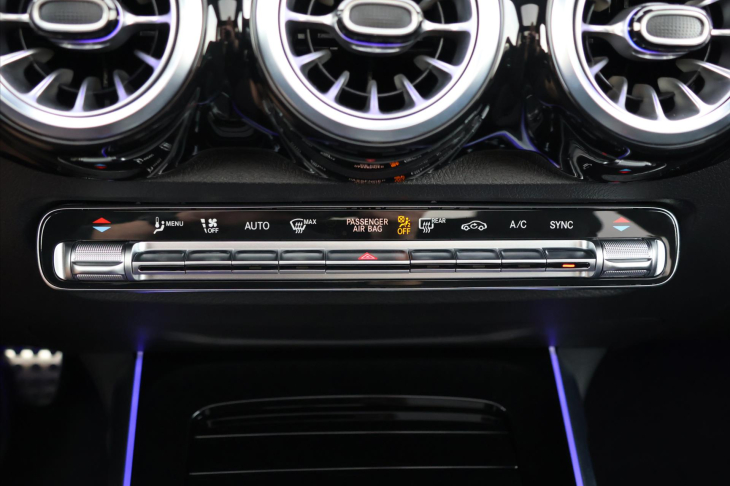 Mercedes-Benz GLB 2,0 220 4Matic AMG Premium