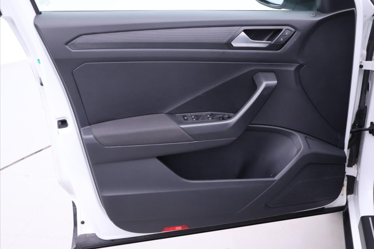 Volkswagen T-Roc 1,0 TSI 85kW Aut.klima CZ