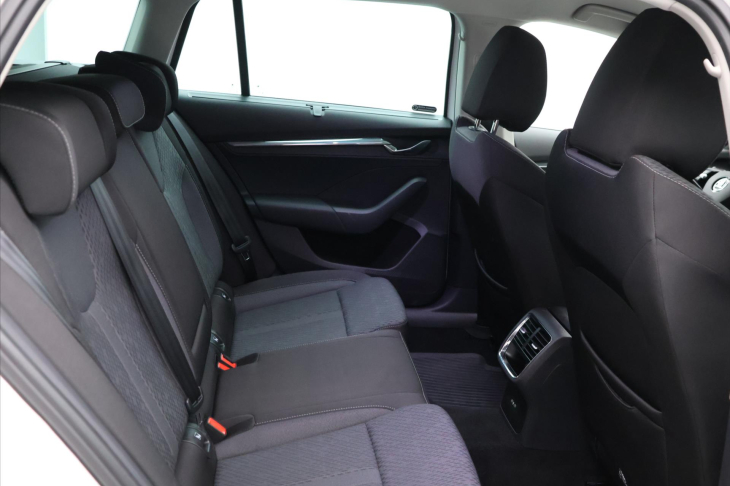 Škoda Octavia 2,0 TDI DSG 4x4 CZ Style DPH