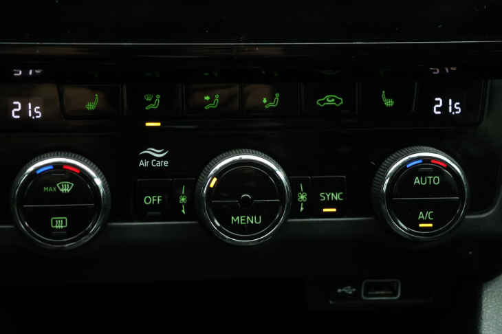 Škoda Octavia 1,6 TDI CZ Style LED Kessy