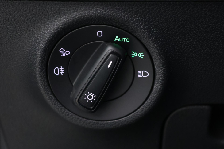 Škoda Karoq 2,0 TDI DSG Tour Virtual DPH