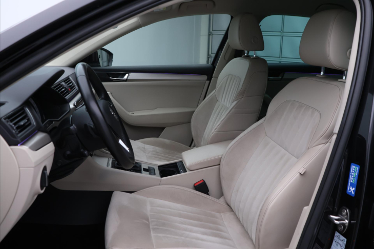 Škoda Superb 2,0 TDI 140kW DSG 4x4 Style CZ