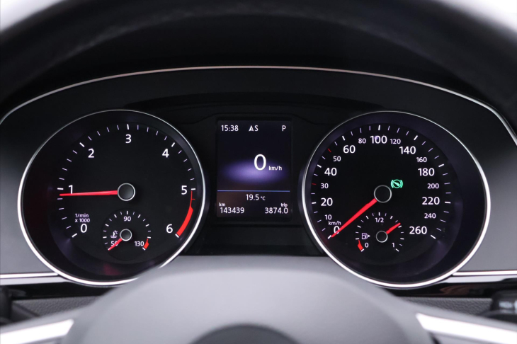 Volkswagen Passat 2,0 TDI 110kW DSG 1.Maj. DPH