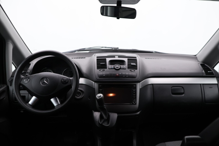 Mercedes-Benz Vito 3,0 165 kW, 6 míst, Automat
