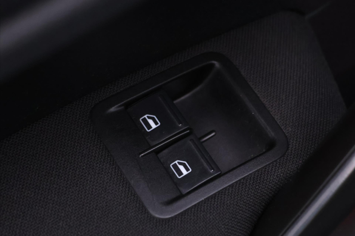 Volkswagen Caddy 2,0 TDI Aut.klima Tažné