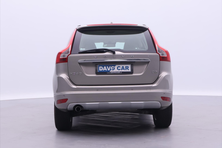 Volvo XC60 2,0 D3 100kW Summum Serv.Kniha
