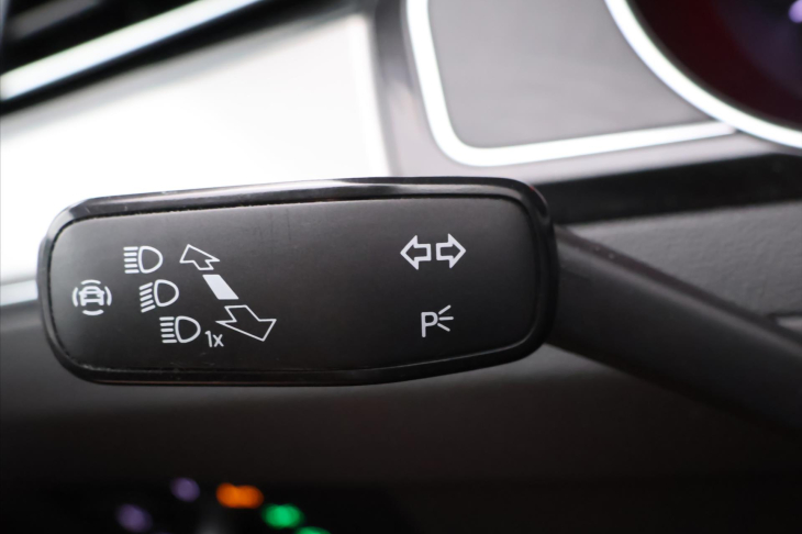 Volkswagen Passat 2,0 110kW BMT DSG Business Variant