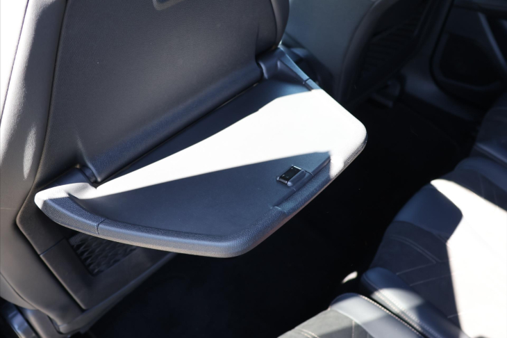 Peugeot 5008 1,5 HDI GT-line DPH 7-Míst