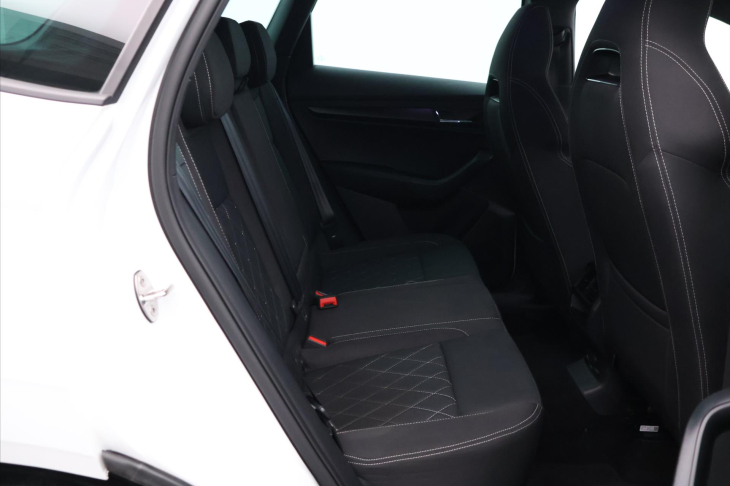 Škoda Karoq 1,5 TSI 110kW Sportline DSG CZ DPH