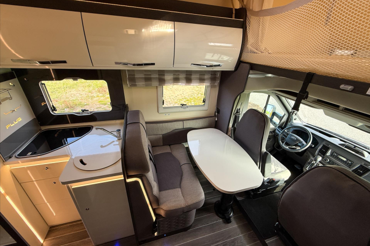 CI Caravans International Ostatní 2.0 CI Magis Plus 84 CZ DPH obytný automobil