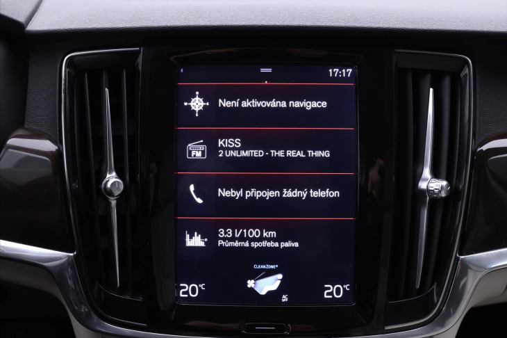 Volvo V90 2,0 D4 AWD Aut CZ Momentum DPH