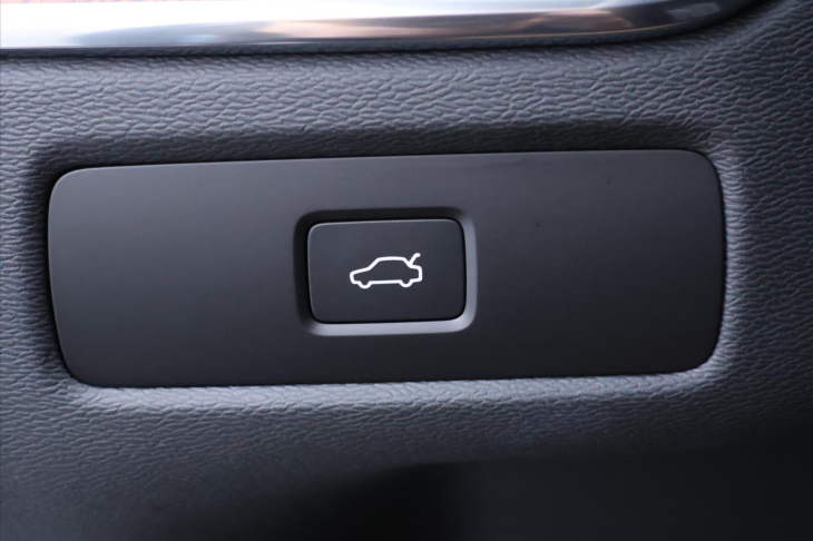 Volvo XC60 2,0 B5 AWD 184kw Ultra Dark