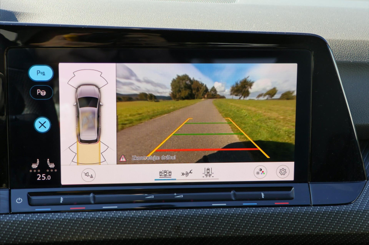 Volkswagen Golf 2,0 TDI R-line DSG Matrix DPH