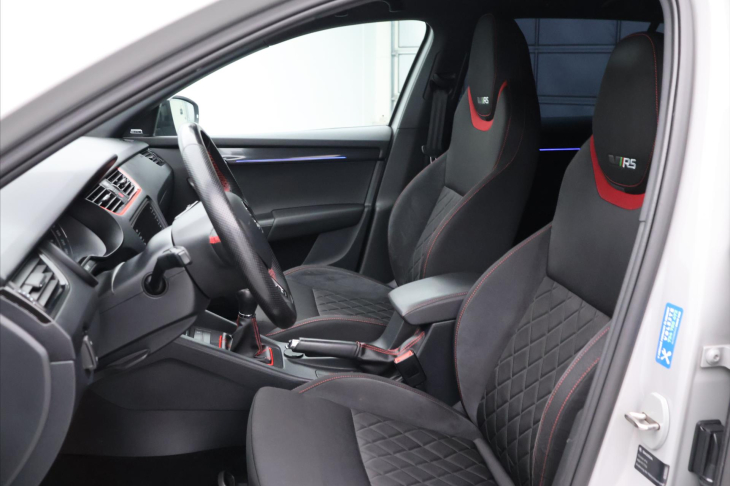 Škoda Octavia 2,0 TDI 135kW LED Navigace RS
