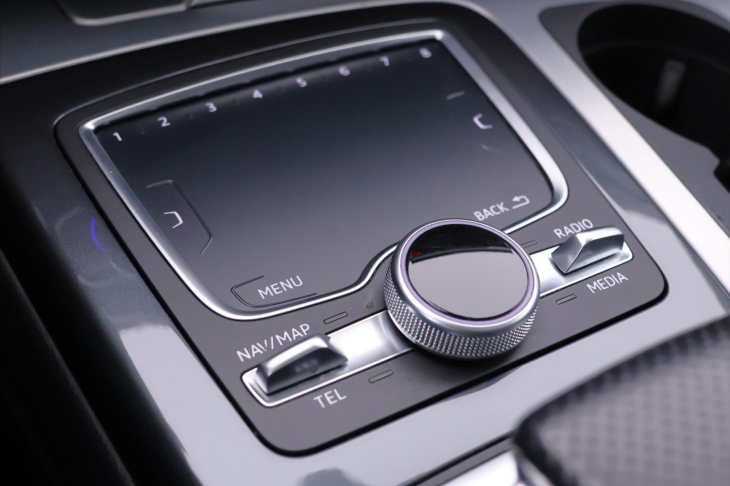 Audi Q7 3,0 TDI 200kw S-LINE DPH BOSE